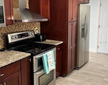 5151 Duhme Road - Photo Thumbnail 10