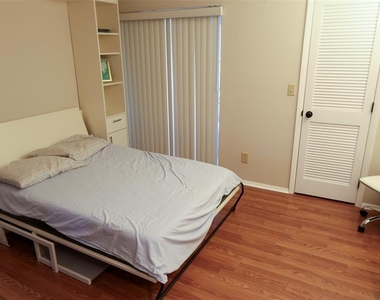 60 Dale Place - Photo Thumbnail 12