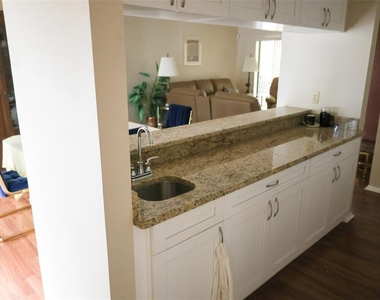 60 Dale Place - Photo Thumbnail 8