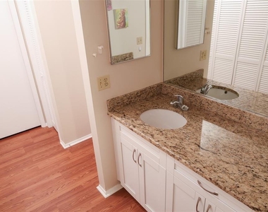 60 Dale Place - Photo Thumbnail 16