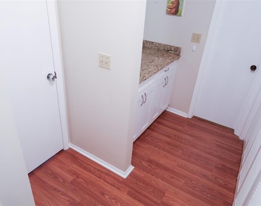 60 Dale Place - Photo Thumbnail 15