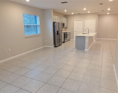 13196 Thrasher Avenue - Photo Thumbnail 3