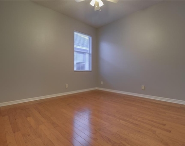 10215 Evergreen Hill Drive - Photo Thumbnail 32