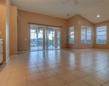 10215 Evergreen Hill Drive - Photo Thumbnail 11