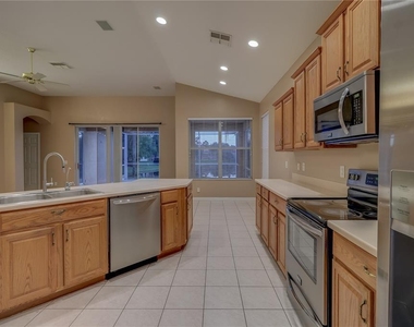 10215 Evergreen Hill Drive - Photo Thumbnail 22