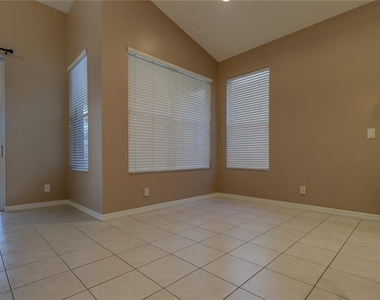 10215 Evergreen Hill Drive - Photo Thumbnail 12