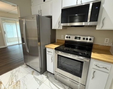 301 Friar Court - Photo Thumbnail 15