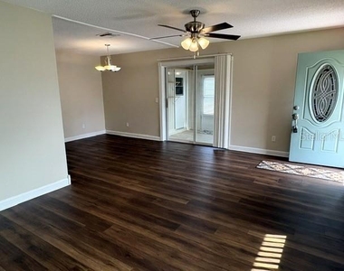 301 Friar Court - Photo Thumbnail 8