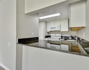 726 Haven Place - Photo Thumbnail 7