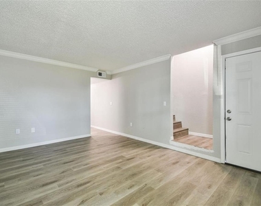 726 Haven Place - Photo Thumbnail 11