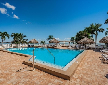 6322 Palma Del Mar Boulevard S - Photo Thumbnail 22