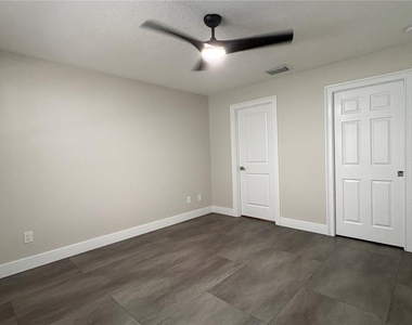 6001 N Lynn Avenue - Photo Thumbnail 14