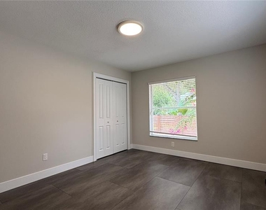 6001 N Lynn Avenue - Photo Thumbnail 23