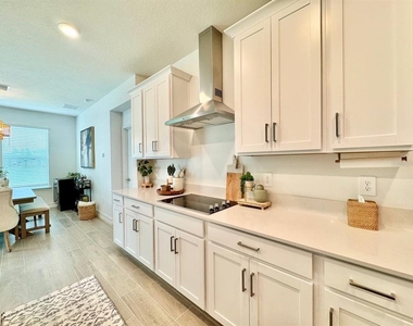 10145 Eaglecreek Loop - Photo Thumbnail 13
