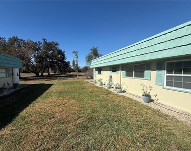 101 Cambridge Trail - Photo Thumbnail 4