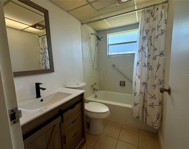 101 Cambridge Trail - Photo Thumbnail 14