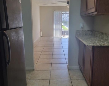 711 Russell Lane - Photo Thumbnail 3