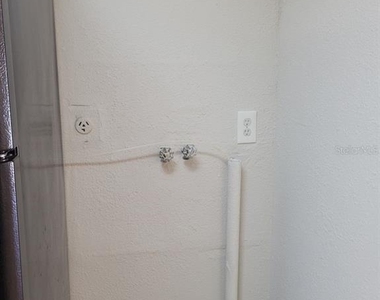 711 Russell Lane - Photo Thumbnail 21