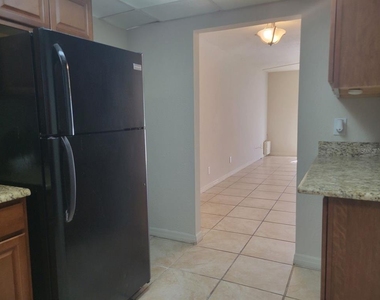 711 Russell Lane - Photo Thumbnail 5