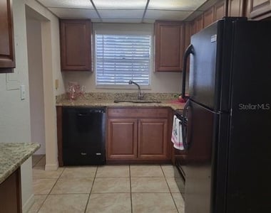 711 Russell Lane - Photo Thumbnail 4