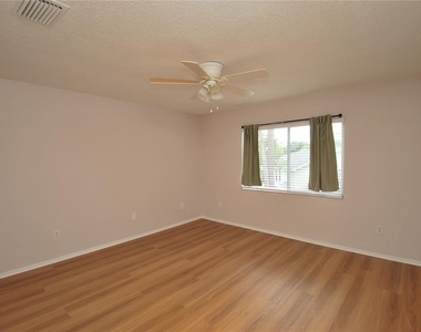 2027 Fluorshire Drive - Photo Thumbnail 15