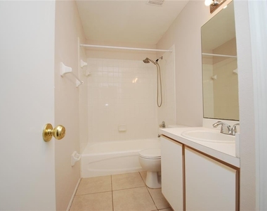 2027 Fluorshire Drive - Photo Thumbnail 12