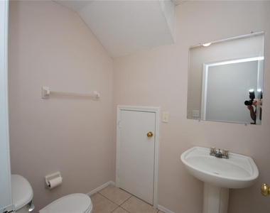 2027 Fluorshire Drive - Photo Thumbnail 8