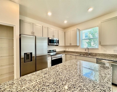 34209 Rogallo Lane - Photo Thumbnail 4