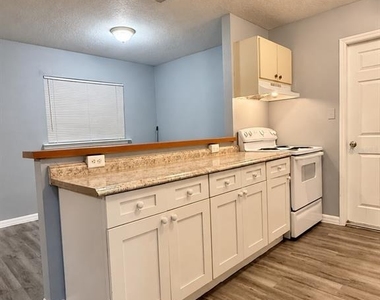 3514 E Mohawk Avenue - Photo Thumbnail 6