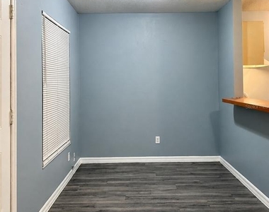 3514 E Mohawk Avenue - Photo Thumbnail 8