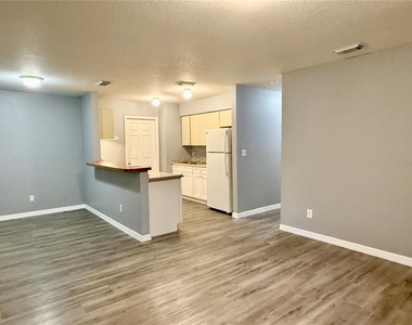 3514 E Mohawk Avenue - Photo Thumbnail 7