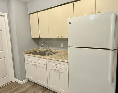 3514 E Mohawk Avenue - Photo Thumbnail 3