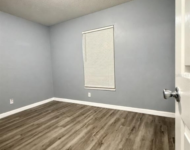 3514 E Mohawk Avenue - Photo Thumbnail 9