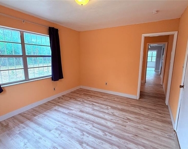 548 Martin Luther King Boulevard Ne - Photo Thumbnail 18