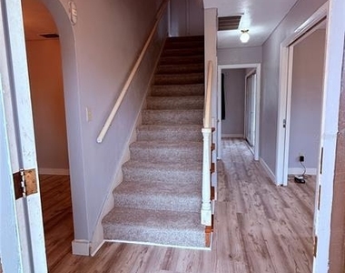548 Martin Luther King Boulevard Ne - Photo Thumbnail 3