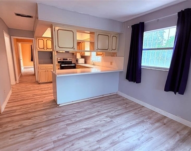 548 Martin Luther King Boulevard Ne - Photo Thumbnail 9