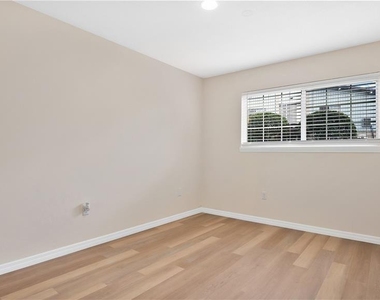1695 Lee Road - Photo Thumbnail 13