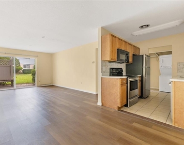 1695 Lee Road - Photo Thumbnail 4