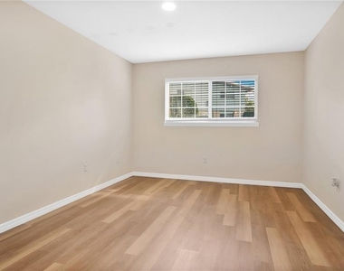 1695 Lee Road - Photo Thumbnail 12