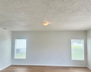 727 James Court - Photo Thumbnail 7