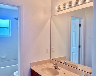 727 James Court - Photo Thumbnail 32