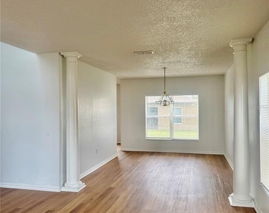 727 James Court - Photo Thumbnail 11
