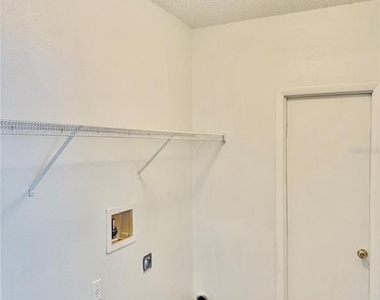 727 James Court - Photo Thumbnail 15