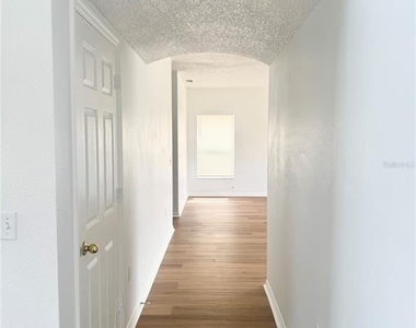 727 James Court - Photo Thumbnail 12