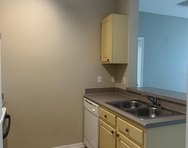 8927 Legacy Court - Photo Thumbnail 10