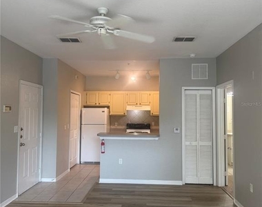 8927 Legacy Court - Photo Thumbnail 6