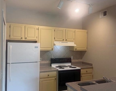8927 Legacy Court - Photo Thumbnail 8