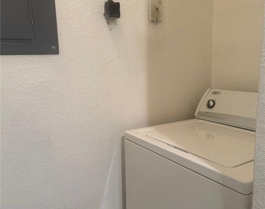 8927 Legacy Court - Photo Thumbnail 13