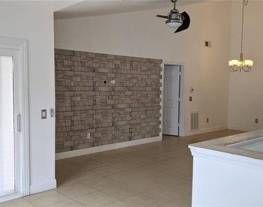6506 Swissco Drive - Photo Thumbnail 5