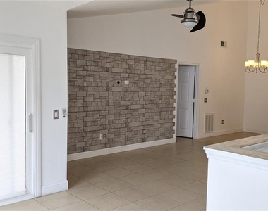 6506 Swissco Drive - Photo Thumbnail 4